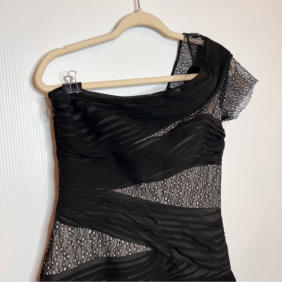 BCBGMAXAZRIA Runway One Shoulder Pleated Overlay Mini Dress. Size 8 - Picture 6 of 10